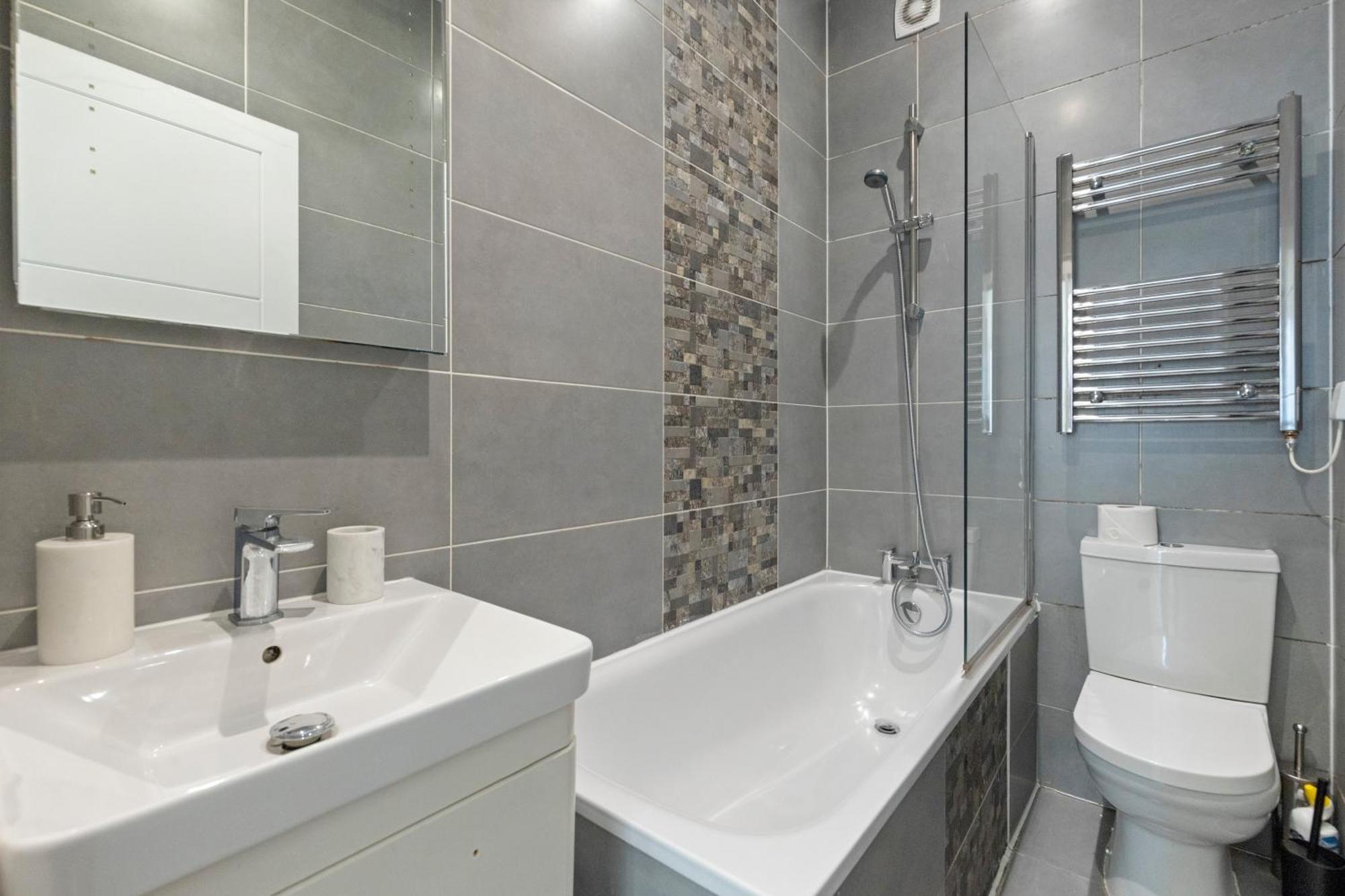 לונדון Rose Suite Camden Town 3 Bedroom Sleeps 11 מראה חיצוני תמונה