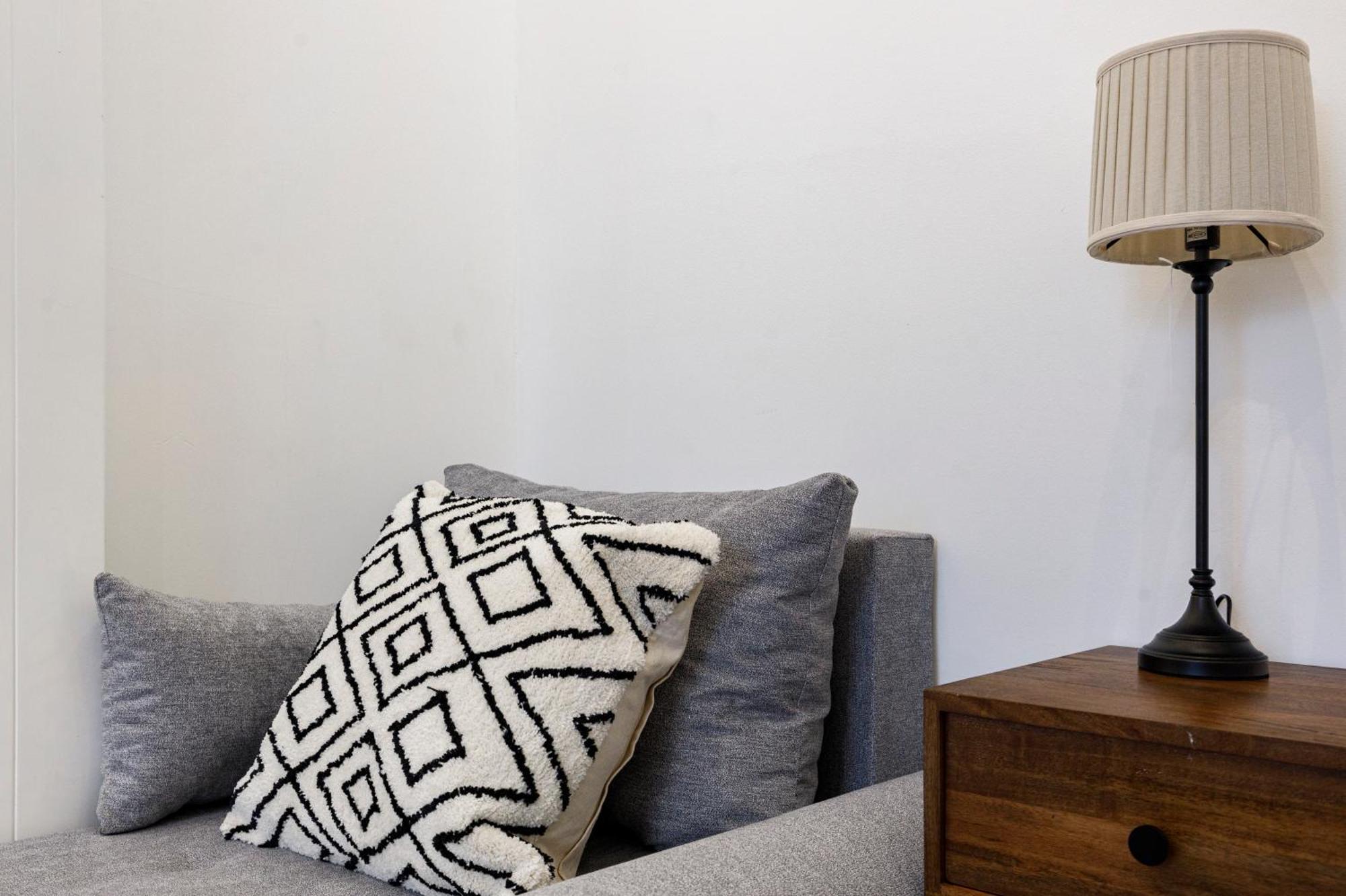 לונדון Rose Suite Camden Town 3 Bedroom Sleeps 11 מראה חיצוני תמונה